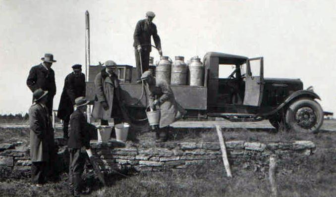 File:kalakasvatus_lõhemaimude transport Keila-Joalt Vääna jõkke 1935.jpg